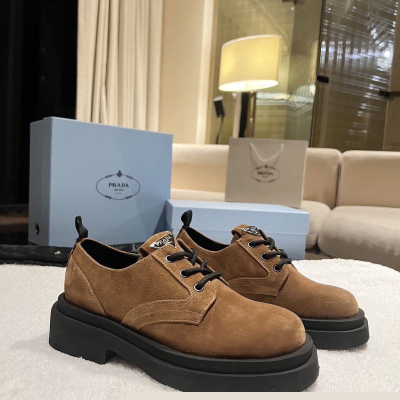 Pra*a leather shoes